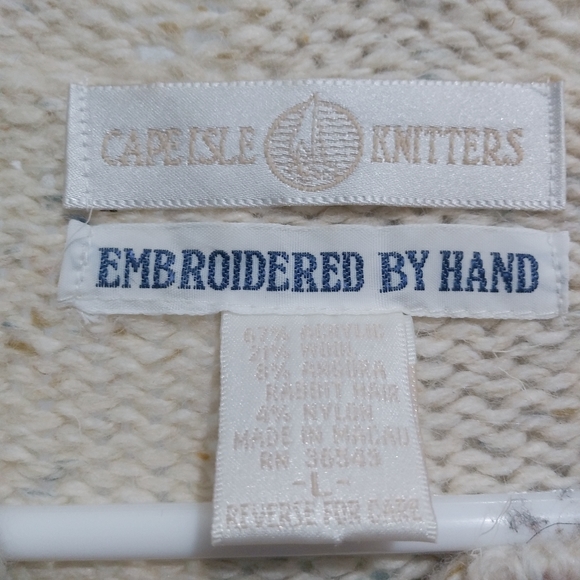 Capeisle knitters Embroidered by hand 
Floral Long - Picture 4 of 6